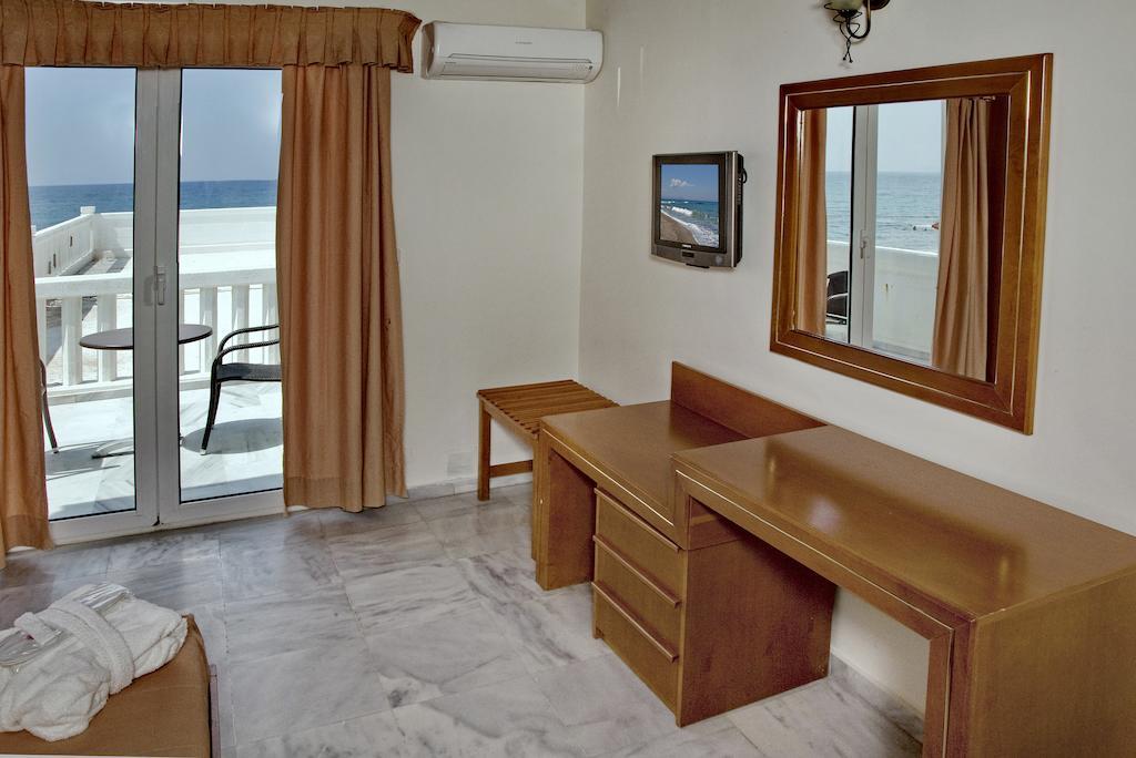 Jo An Beach Hotel Adelianos Kampos Ngoại thất bức ảnh