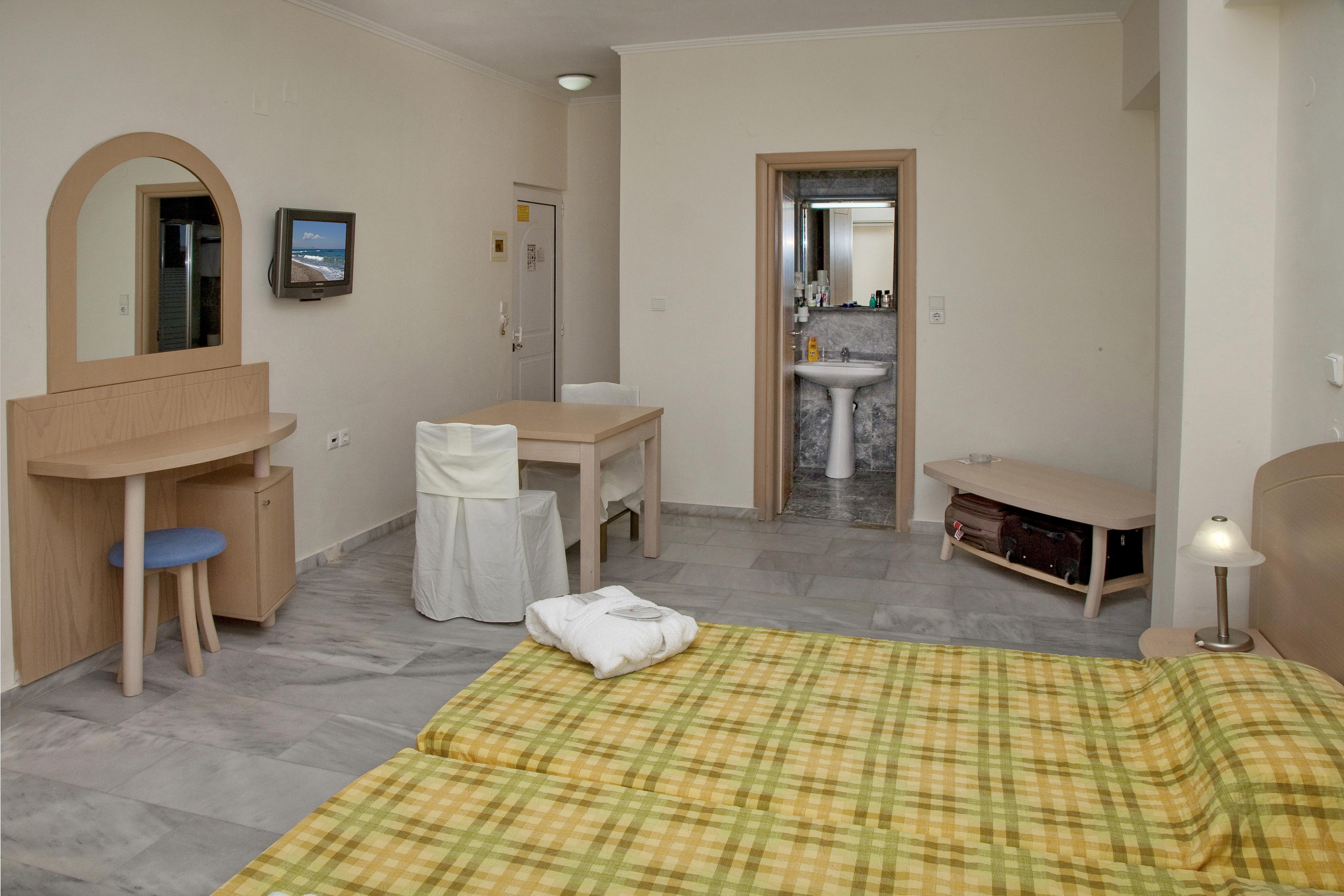 Jo An Beach Hotel Adelianos Kampos Ngoại thất bức ảnh