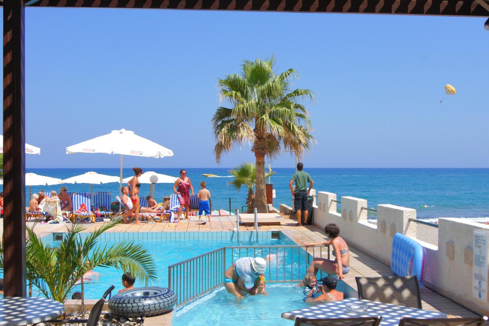 Jo An Beach Hotel Adelianos Kampos Ngoại thất bức ảnh